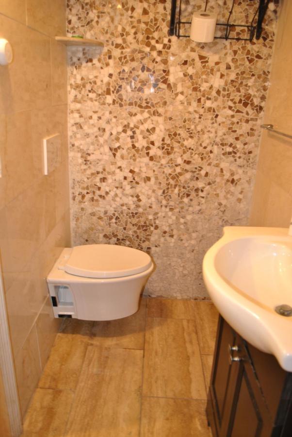 Ewr Airport Multilevel Guest House Room With 2-3 Beds Newark Eksteriør billede
