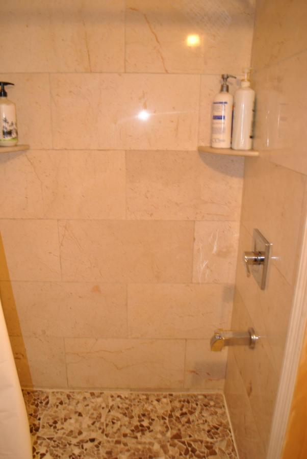 Ewr Airport Multilevel Guest House Room With 2-3 Beds Newark Eksteriør billede