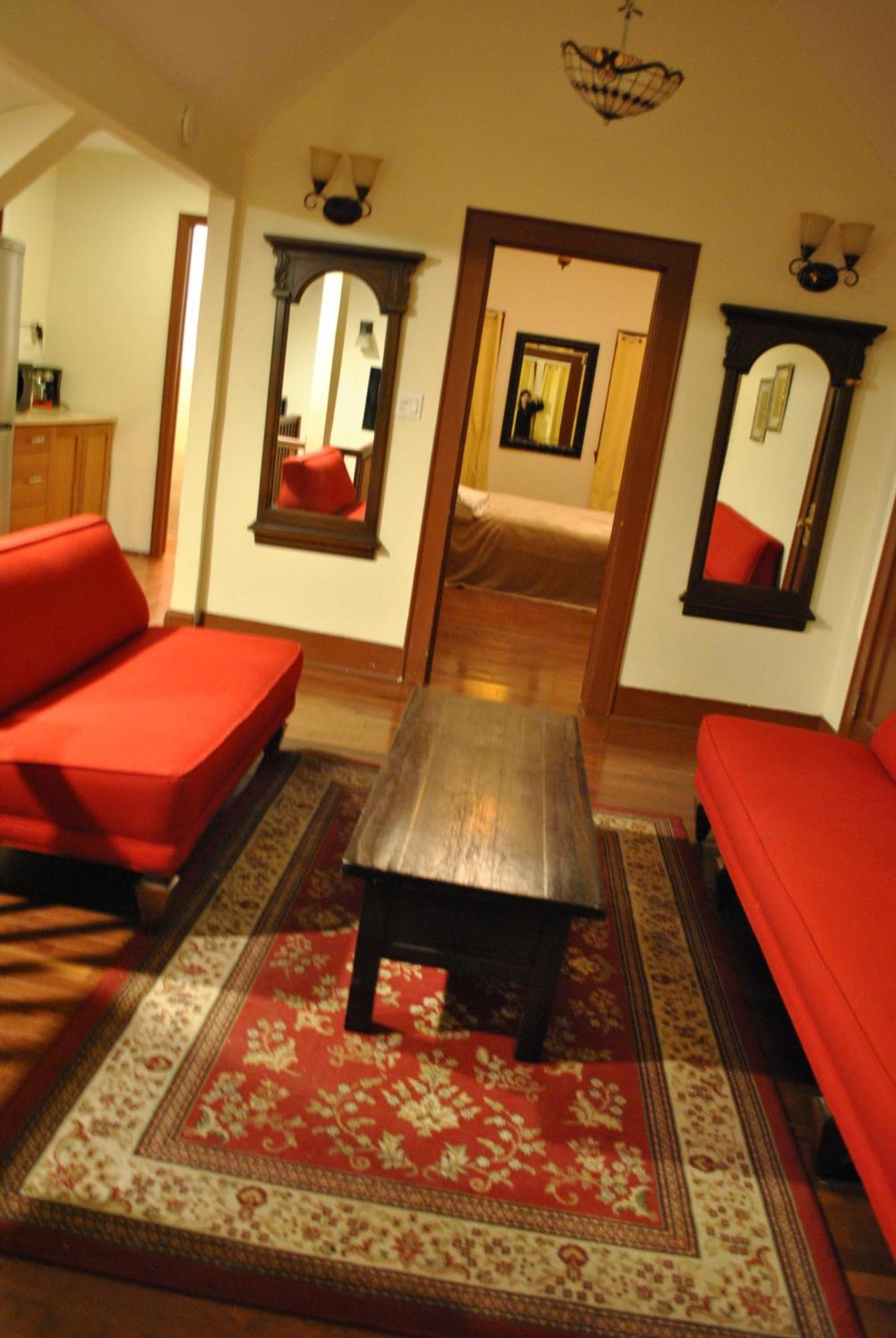 Ewr Airport Multilevel Guest House Room With 2-3 Beds Newark Eksteriør billede