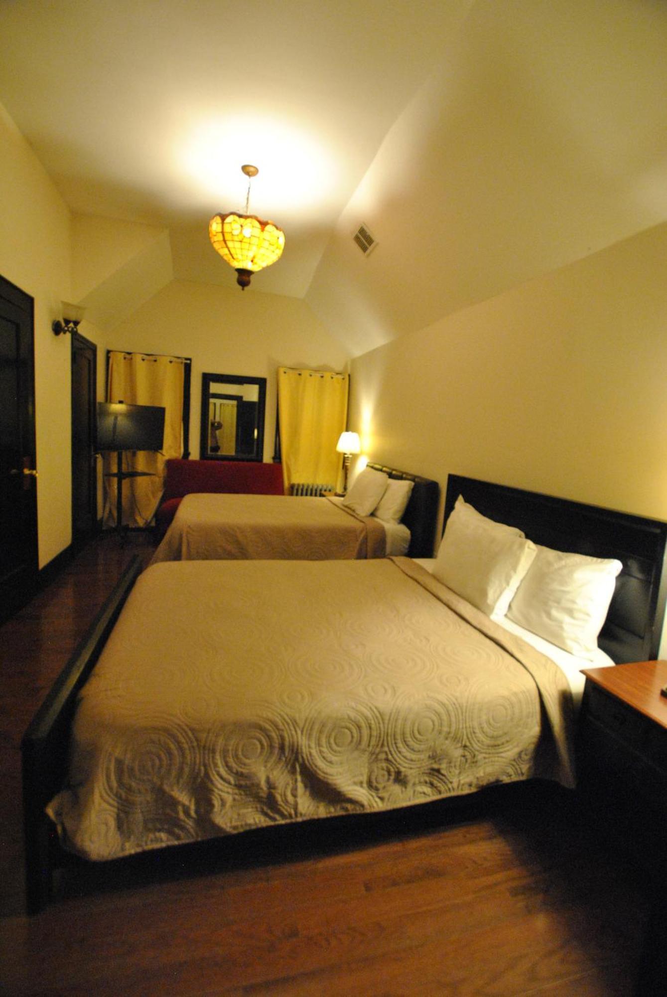 Ewr Airport Multilevel Guest House Room With 2-3 Beds Newark Eksteriør billede
