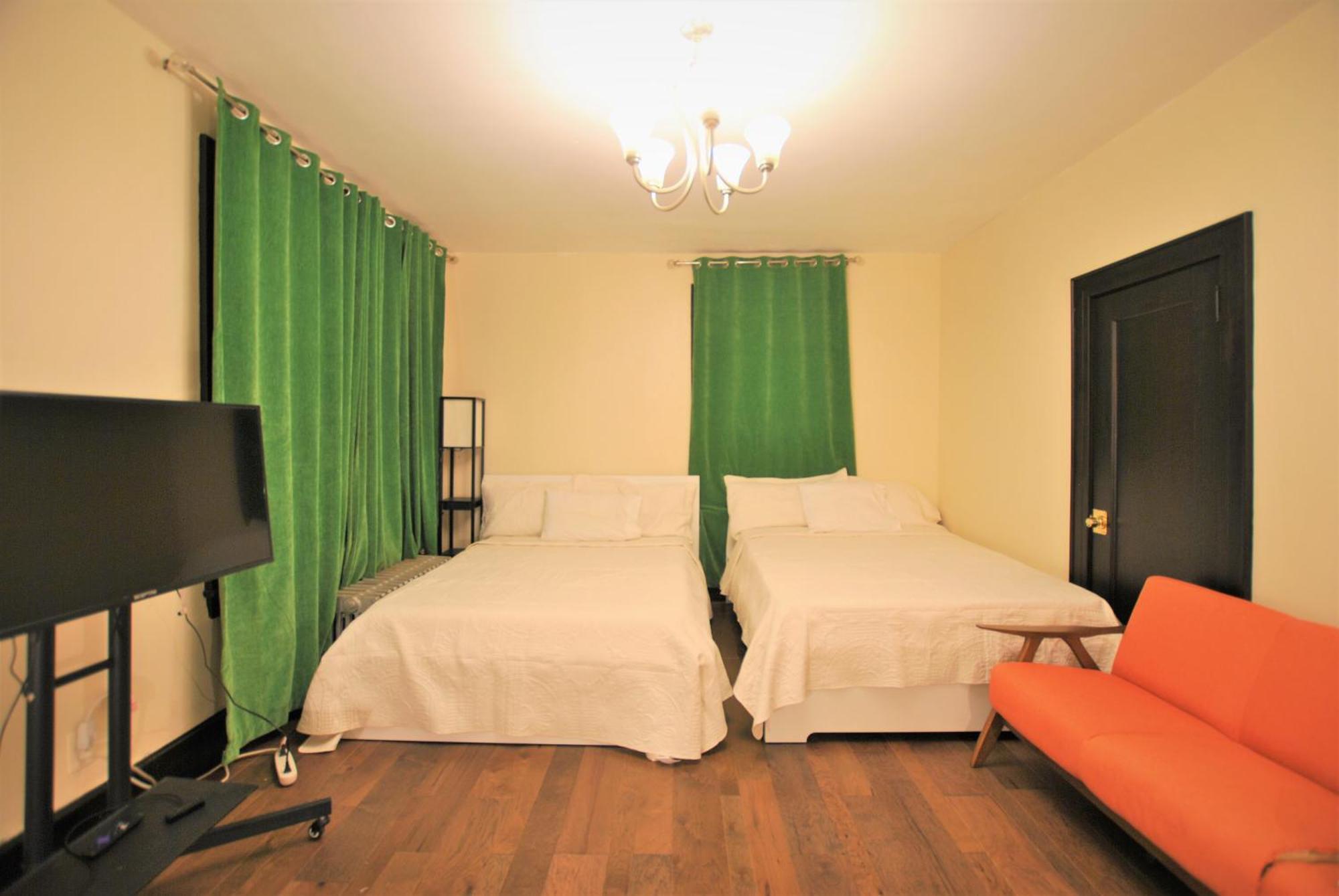 Ewr Airport Multilevel Guest House Room With 2-3 Beds Newark Eksteriør billede