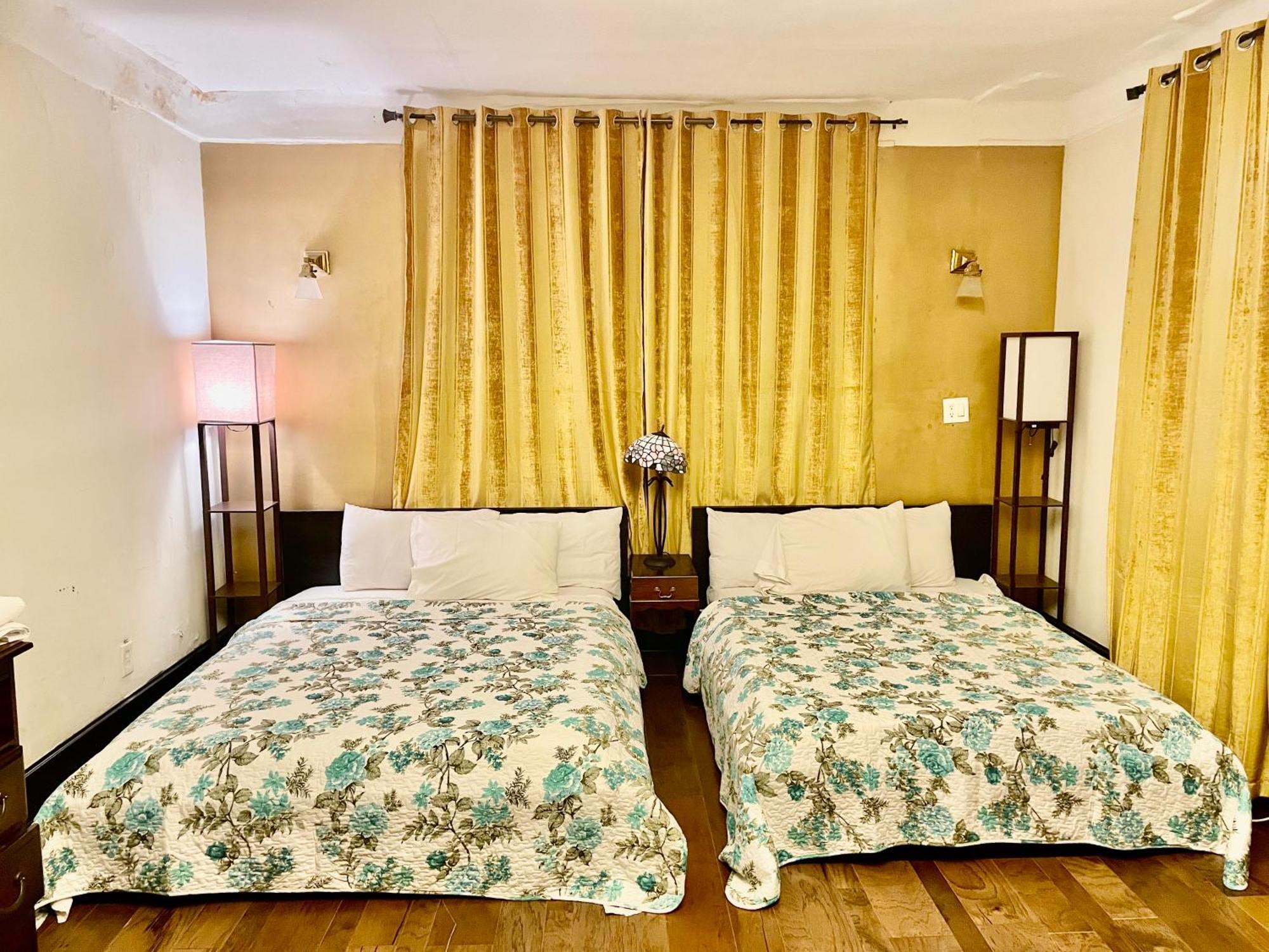 Ewr Airport Multilevel Guest House Room With 2-3 Beds Newark Eksteriør billede