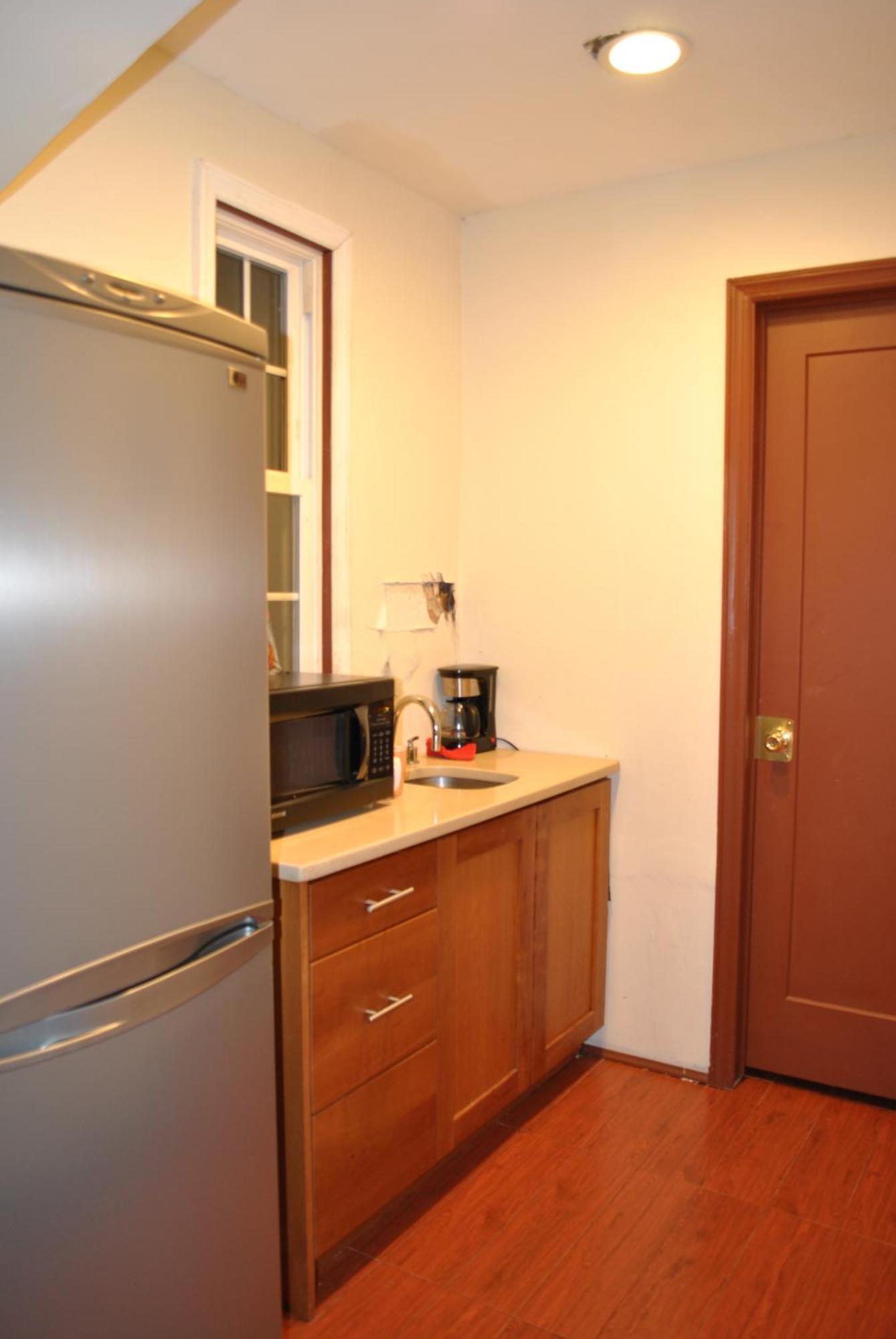 Ewr Airport Multilevel Guest House Room With 2-3 Beds Newark Eksteriør billede