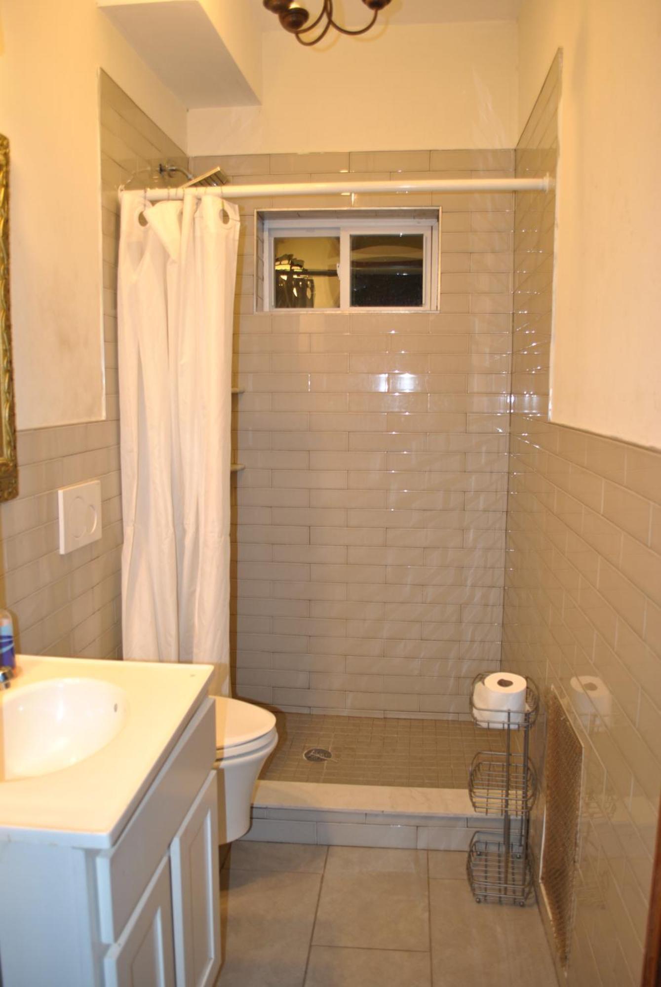 Ewr Airport Multilevel Guest House Room With 2-3 Beds Newark Eksteriør billede