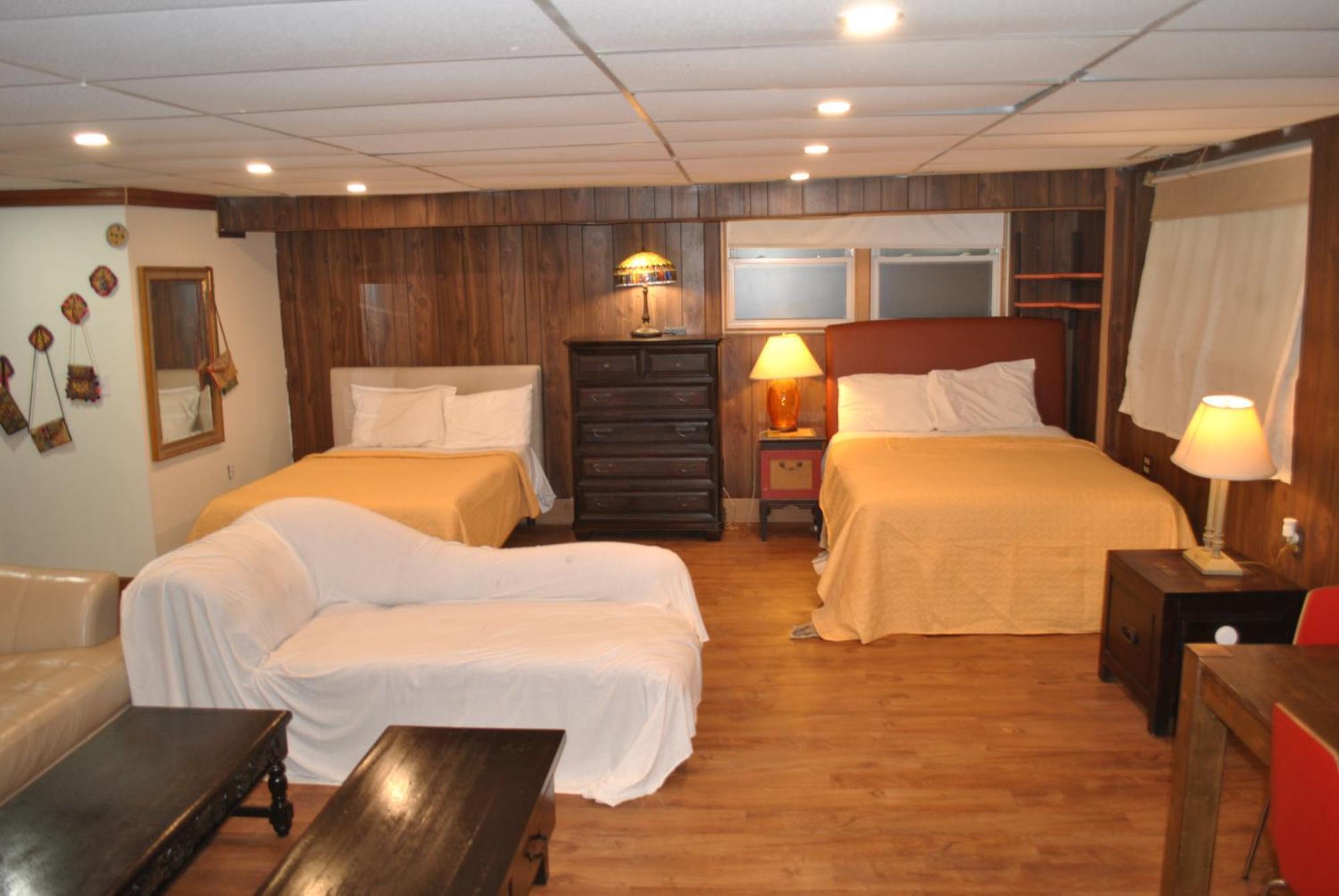Ewr Airport Multilevel Guest House Room With 2-3 Beds Newark Eksteriør billede